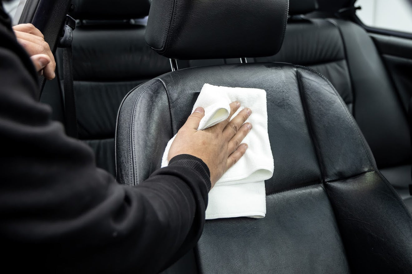 AUTO FINESSE HIDE CONDITIONER 500ML - Acondicionador de cuero