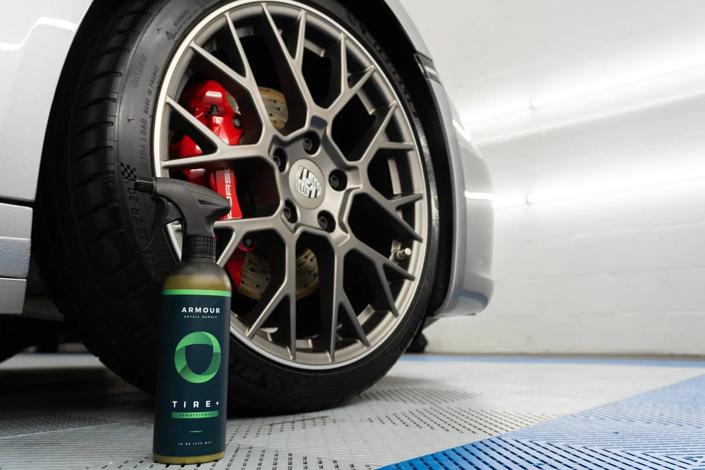 ARMOUR TIRE+ 473ml - Condicionador de Pneus