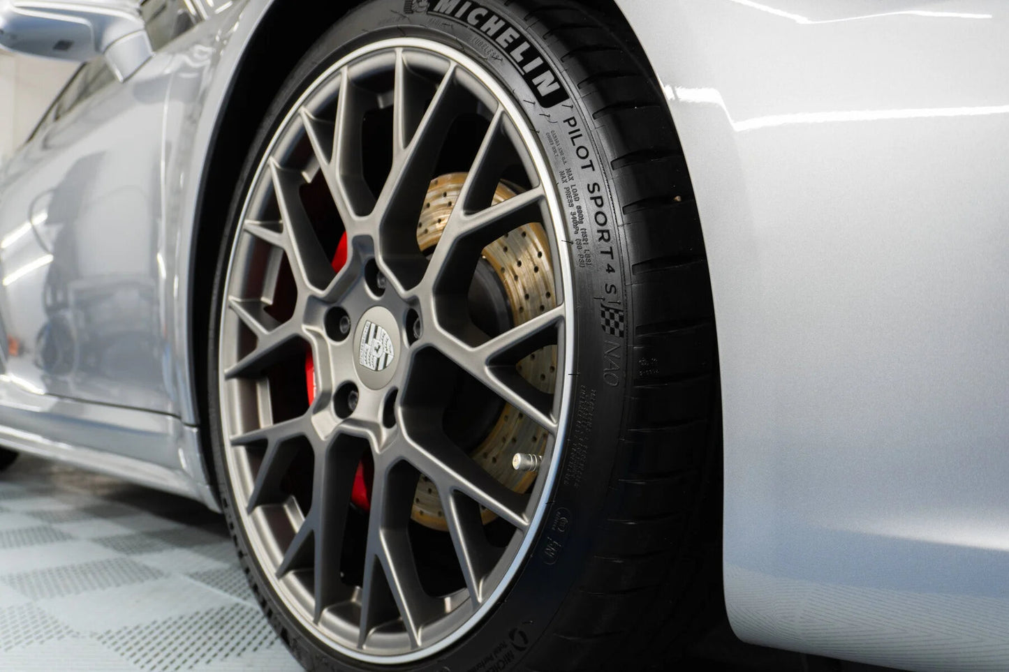 ARMOUR TIRE+ 473ml - Condicionador de Pneus