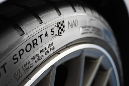 ARMOUR TIRE+ 473ml - Condicionador de Pneus